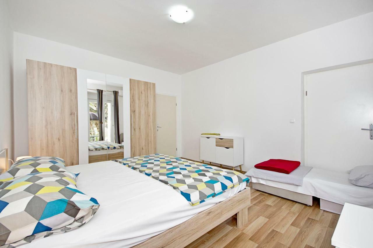Apartments Andela Макарска Экстерьер фото