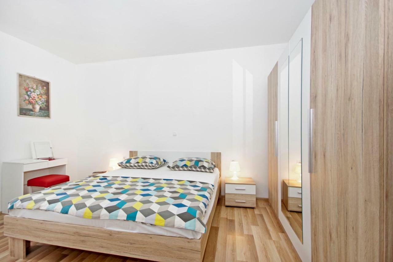 Apartments Andela Макарска Экстерьер фото