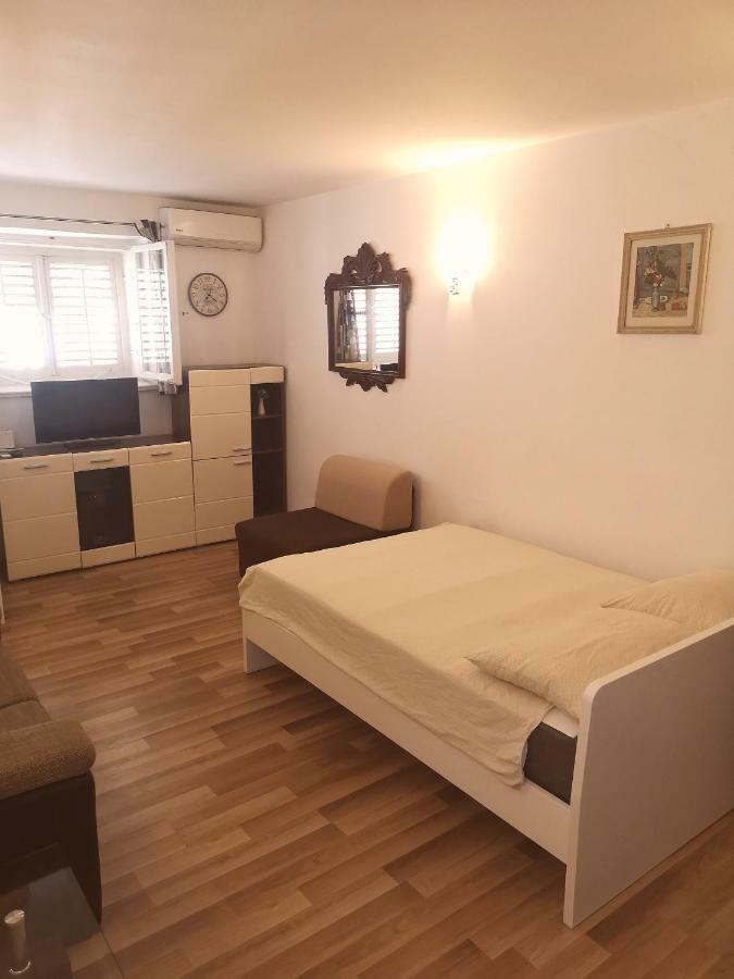 Apartments Andela Макарска Экстерьер фото