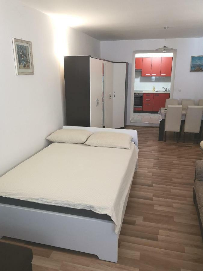 Apartments Andela Макарска Экстерьер фото